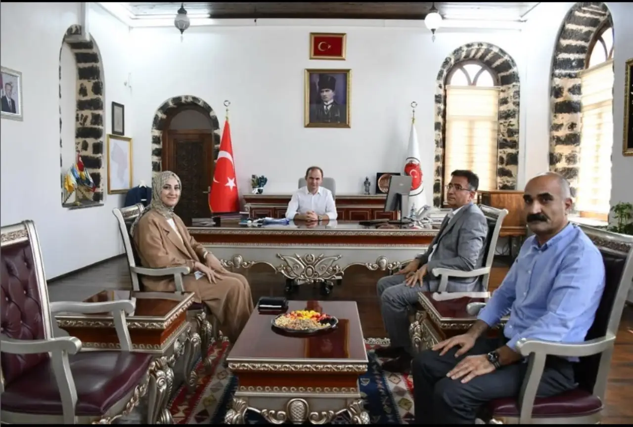 Siverek'in Eski Başkanın'dan Yeni Kaymakama Nezaket Ziyareti