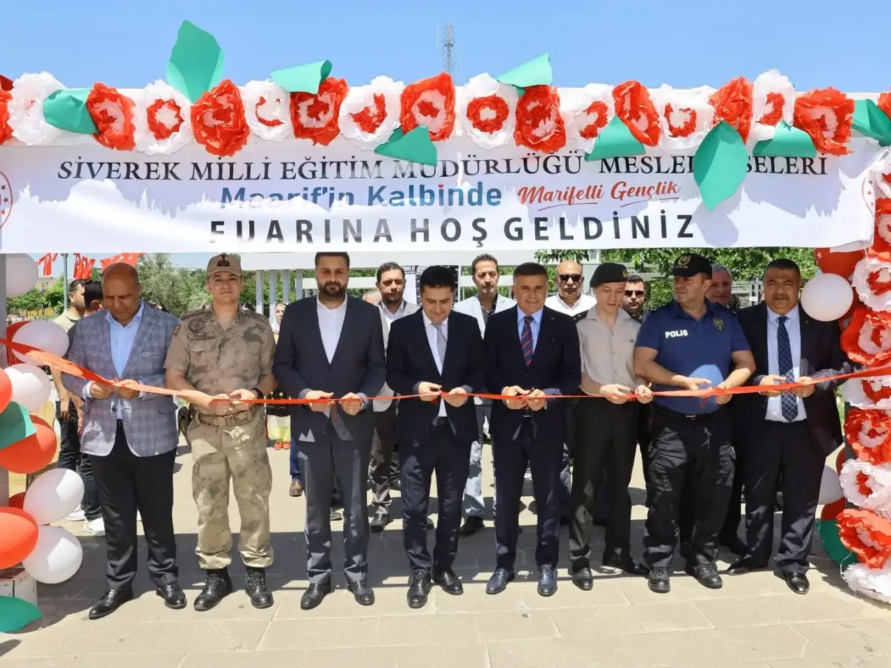 Siverek'in Geleceği Marifetli Ellerde Y&uuml;kseliyor: Gen&ccedil;lik Fuarı G&ouml;z Kamaştırdı