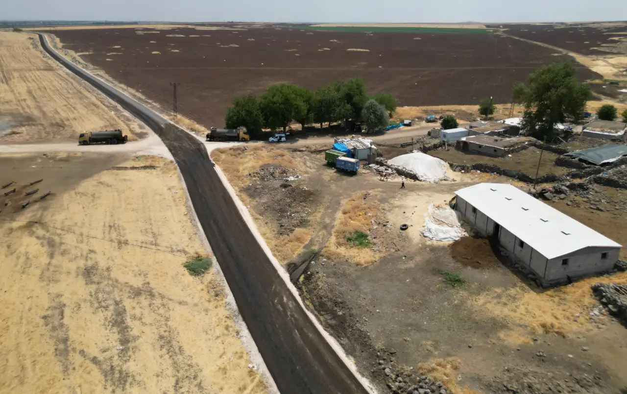 Siverek Kırsalında 6 Kilometrelik Grup Yolu Yenileme Sevinci