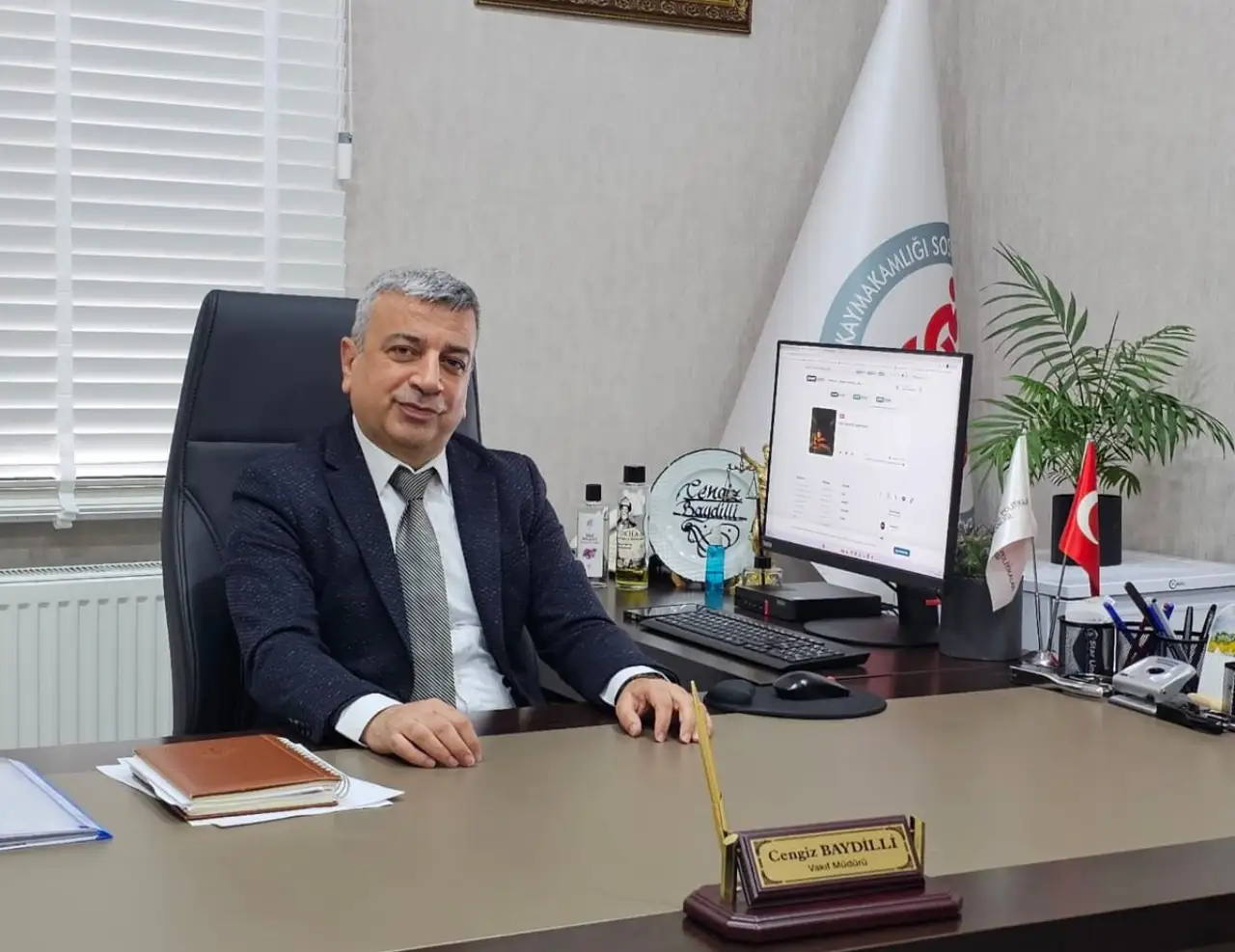 Siverek Sosyal Yardımlaşmada Tecr&uuml;be D&ouml;nemi: Cengiz Baydili G&ouml;revine Başladı!