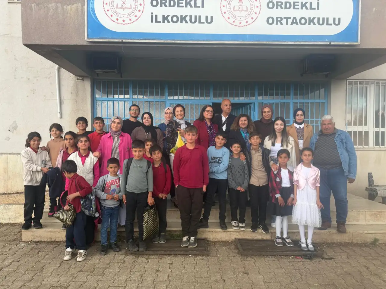 Siverek'te Bayram Sevinci Erken Başladı: Minik Kalplere Uzanan İyilik K&ouml;pr&uuml;s&uuml;