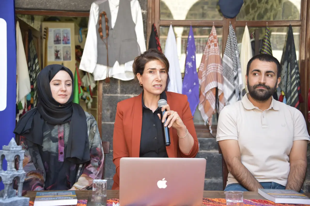 Siverek’te “Dicle’nin Kuzeyinde Yerleşik Avcılar” Söyleşisi Büyük İlgi Gördü