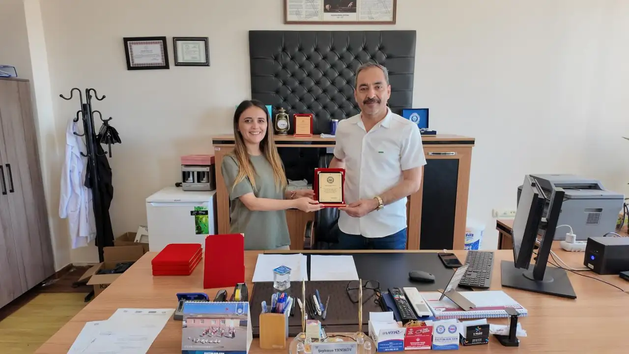 Siverek’te Eğitime Adanmış Kalpler Plaketle Onurlandırıldı