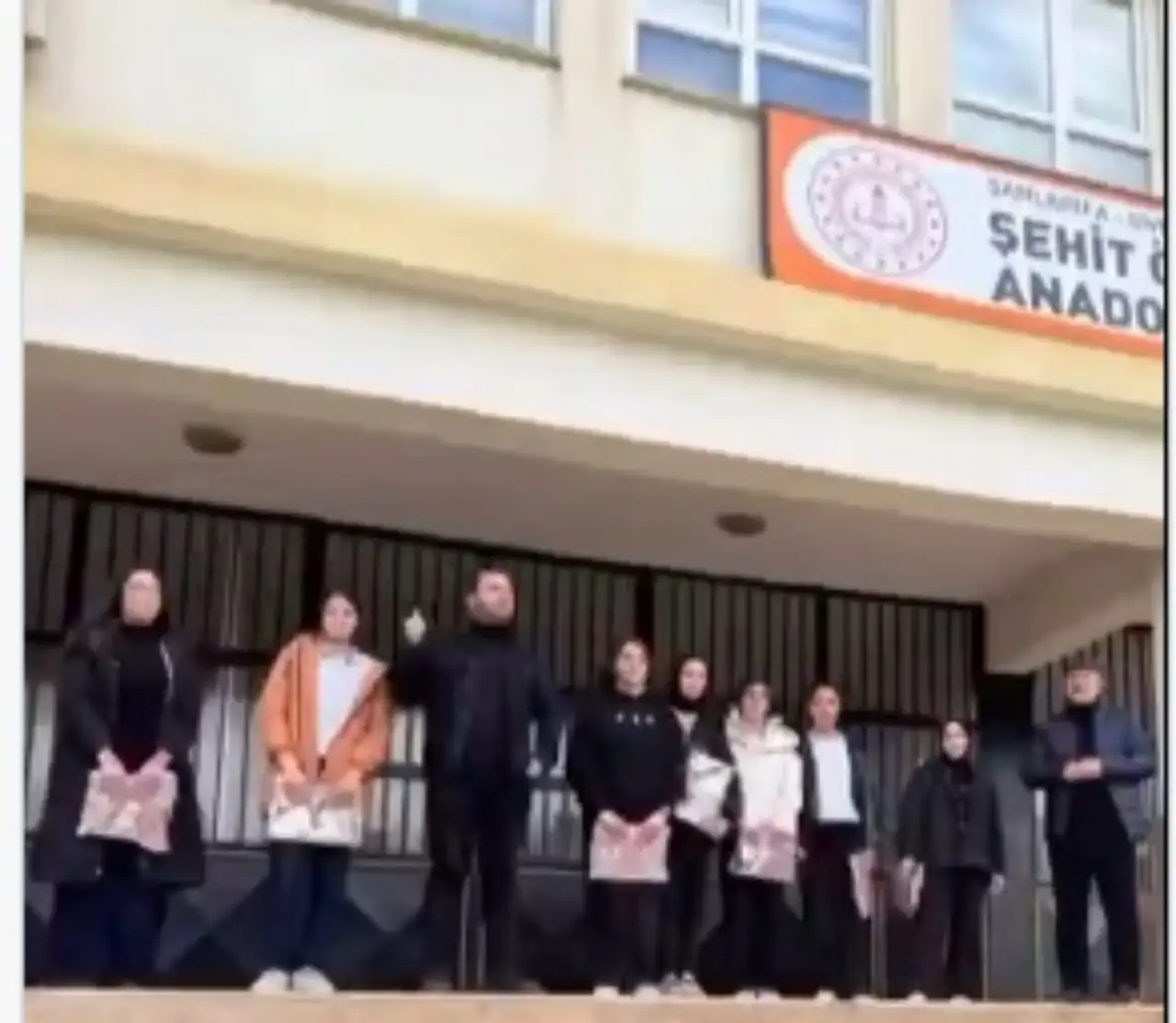 Siverek&rsquo;te Gen&ccedil;lerden İnsanlık Dersi