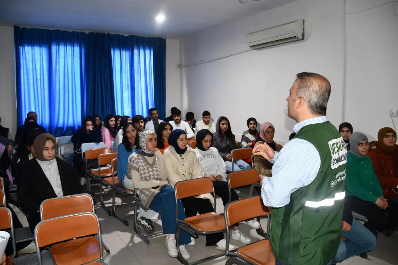 Siverek’te Gençlere Teknoloji Bağımlılığıyla Mücadele Eğitimi
