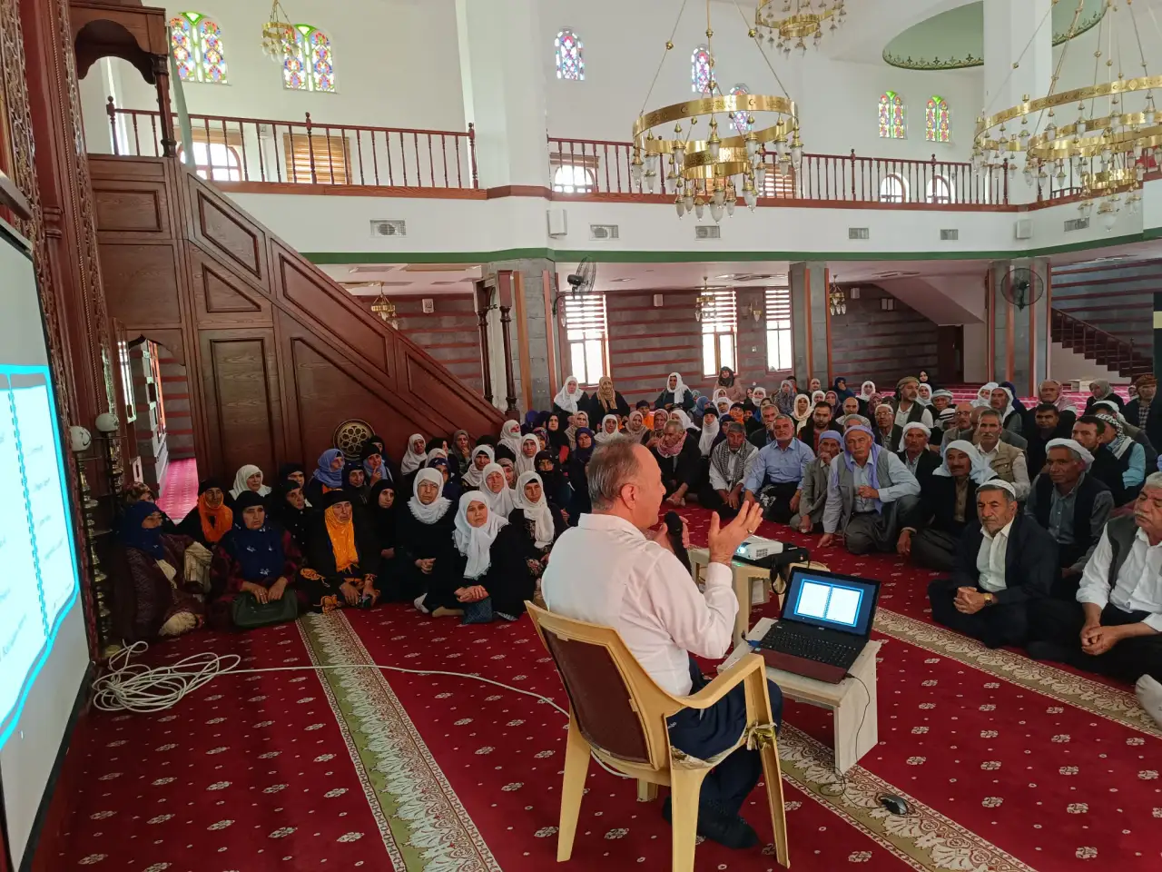 Siverek'te Hacı Adayları İçin Düzenlenen Hac Semineri Verildi