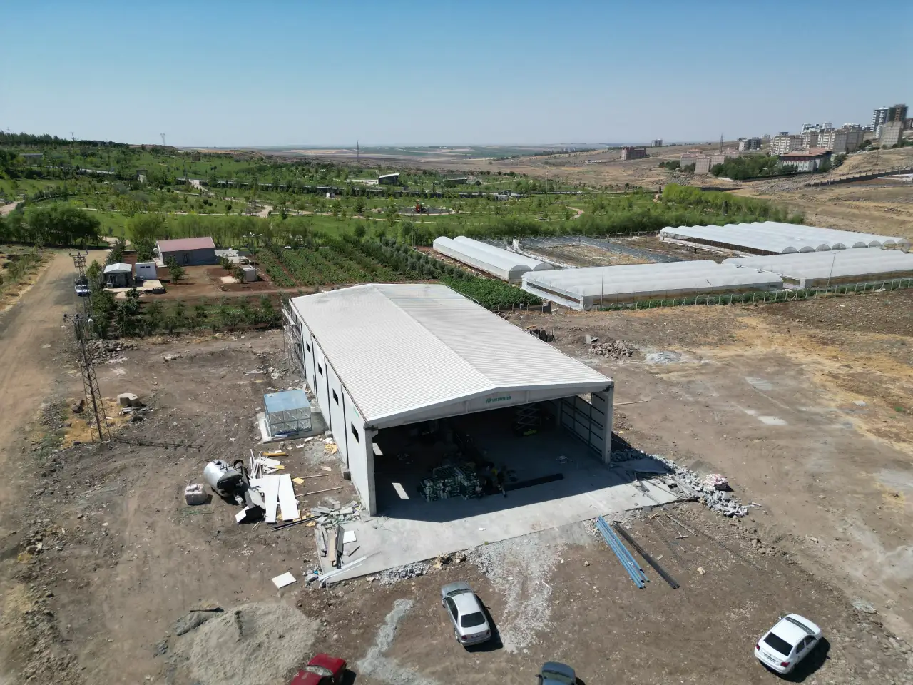 Siverek’te Kadın İstihdamını Güçlendirecek Salça Fabrikası Yükseliyor