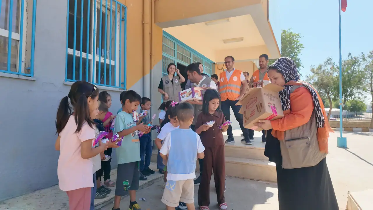 Siverek’te Karne Günü Sevinci Dondurma ve Kekle Taçlandı