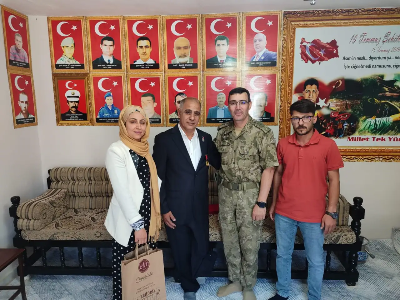 Siverek'te Şehit Ailelerine Alay Komutanından Vefa Ziyareti