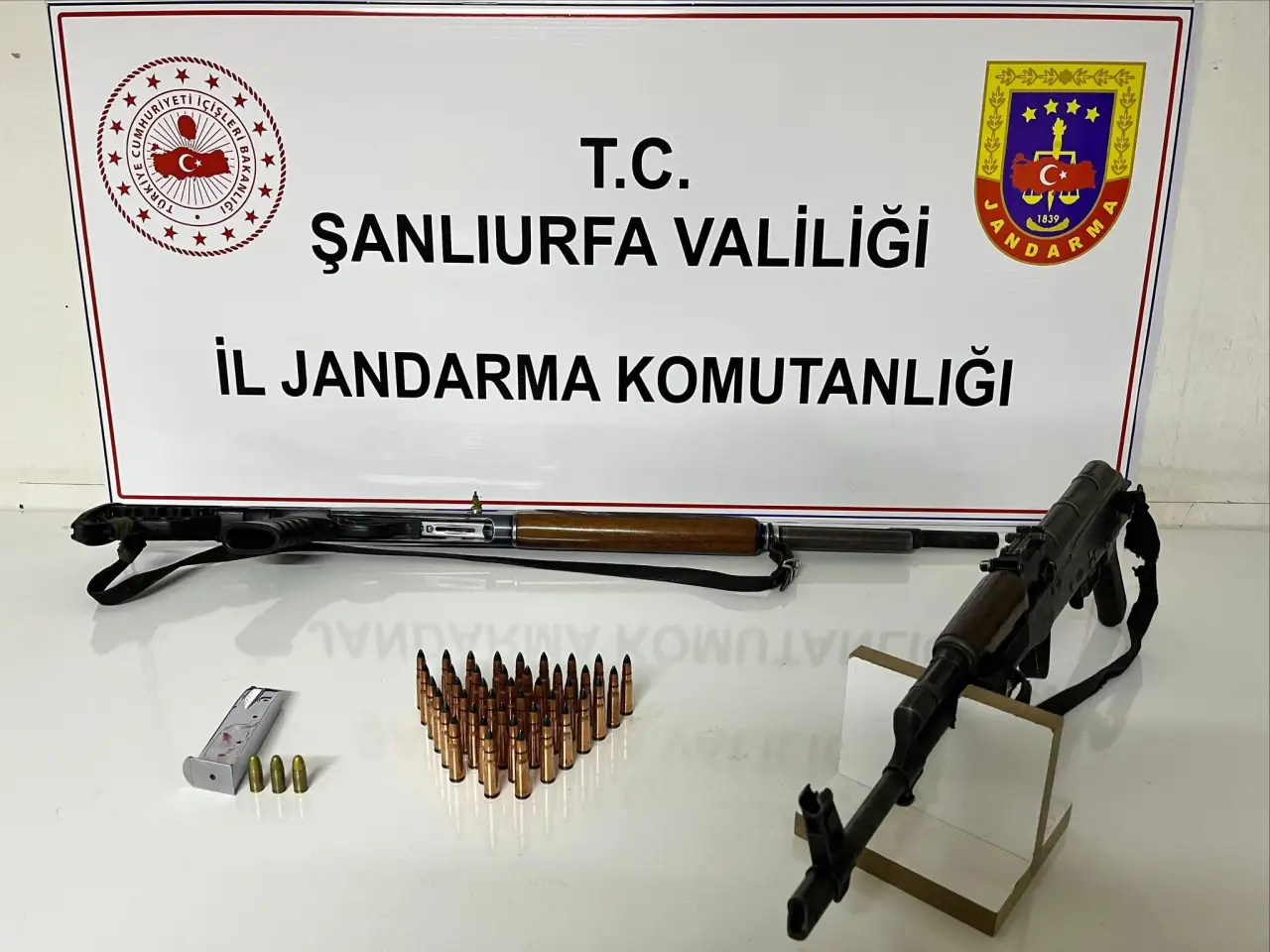 Siverek&rsquo;te Silah Ka&ccedil;ak&ccedil;ılığına Darbe: Jandarmadan Nokta Atışı Operasyon!