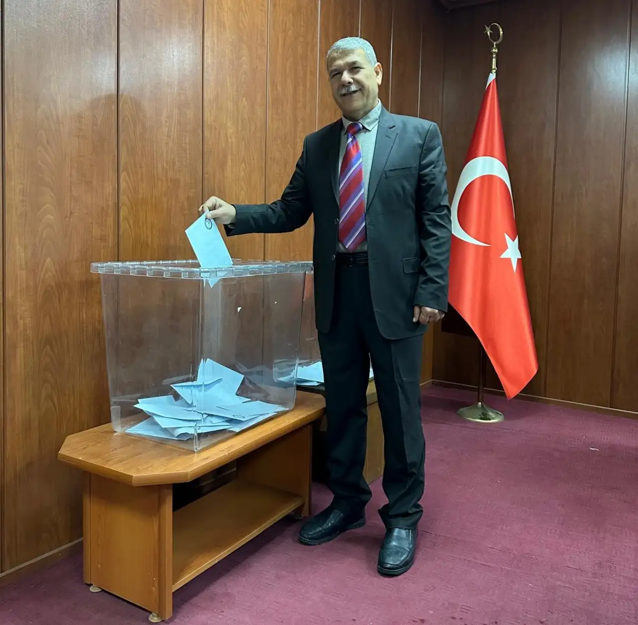 Siverek&rsquo;te Terziler Odası Kongresinde Mehmet Hanifi Ay G&uuml;ven Tazeledi.