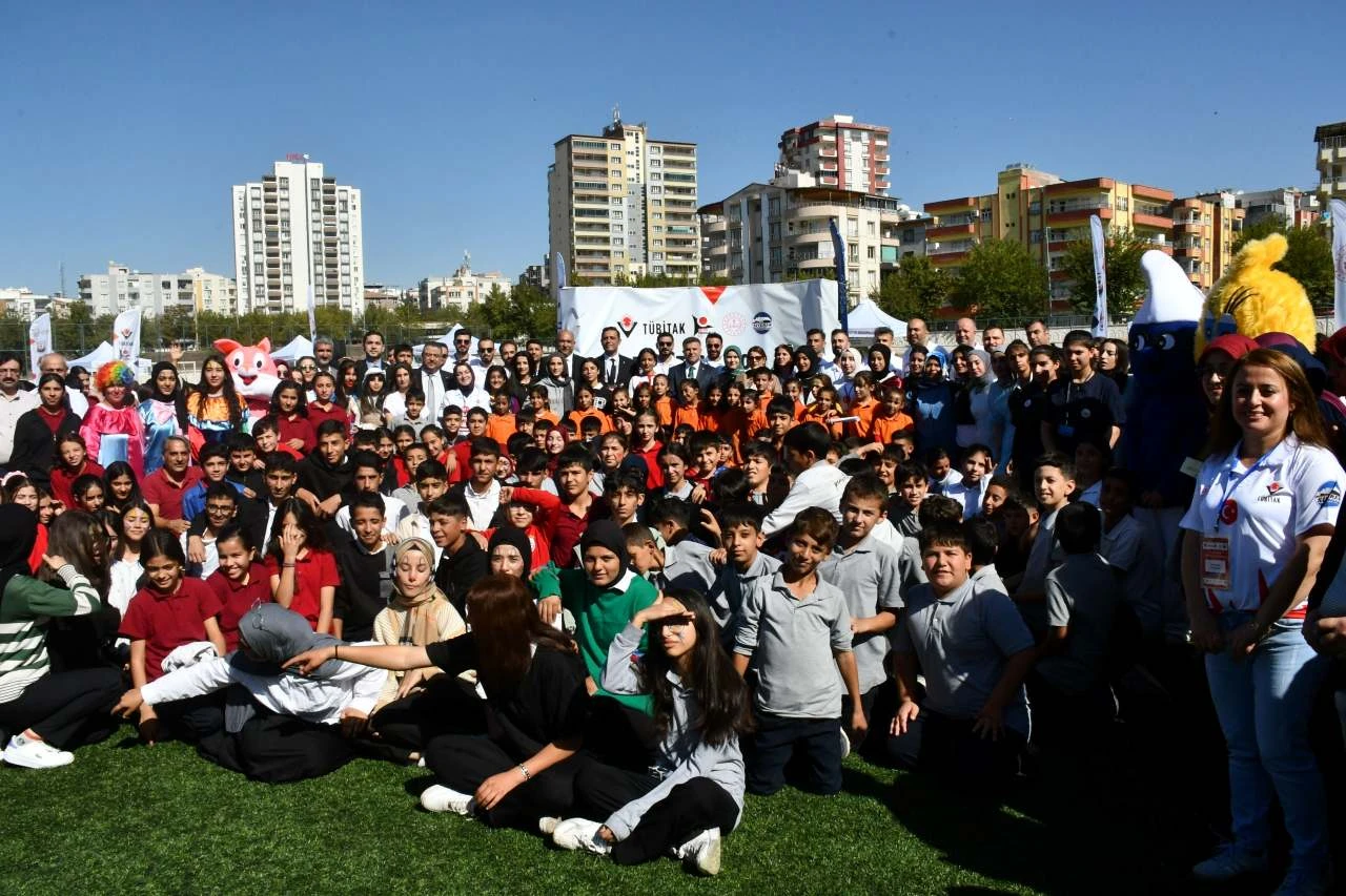 Siverek’te TÜBİTAK Bilim Şenliği’ne Yoğun İlgi