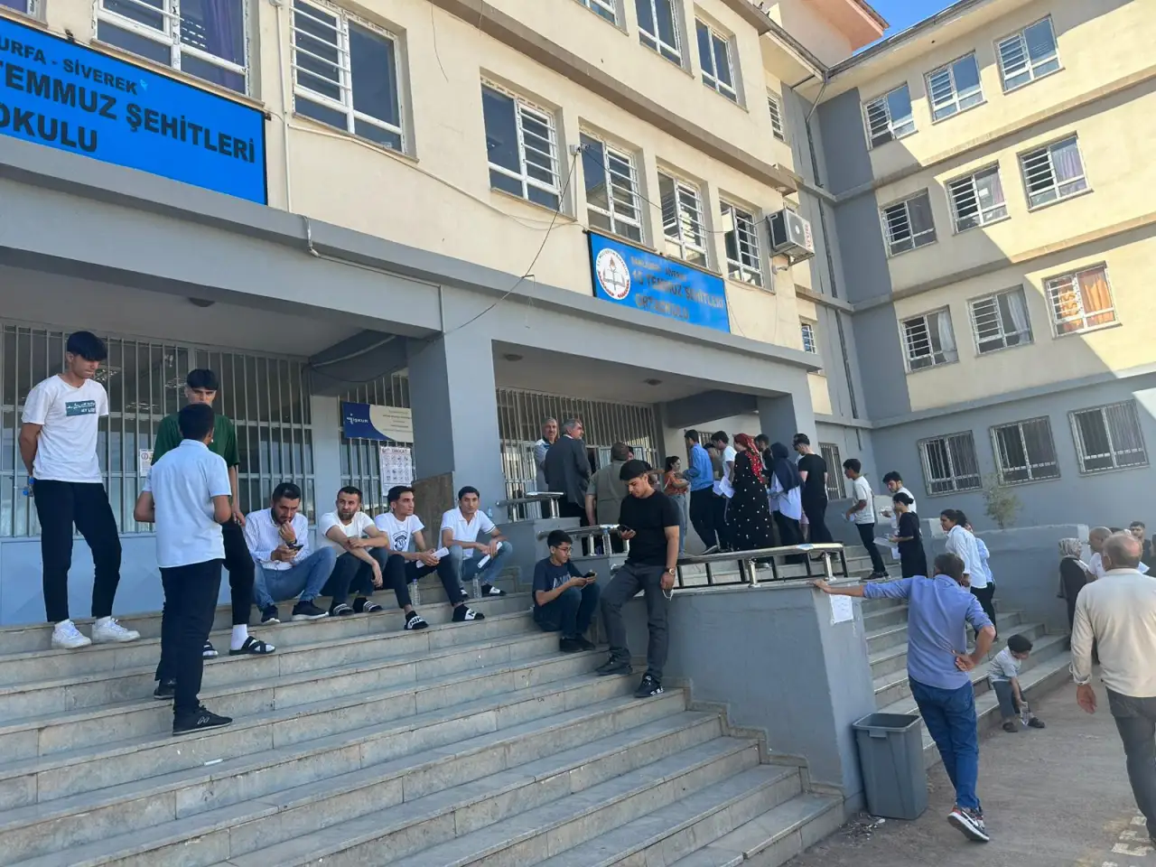 Siverek’te Üniversite Hayali İçin Ter Döken Gençler YKS Maratonuna Katıldı