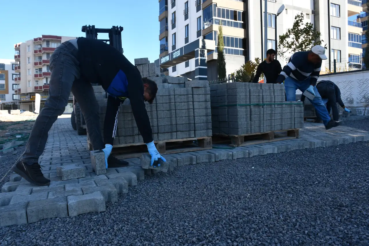 Siverek’te Üst Yapı Hamlesi  Mahallelerde Konforlu Ulaşım Dönemi