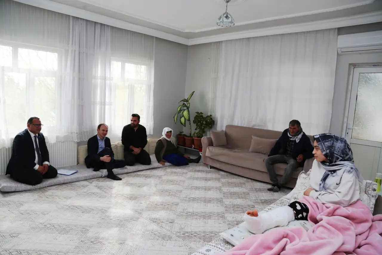 Siverek'te Yaralı &Ouml;ğrencilere Anlamlı Ziyaret: Psikososyal Destek Seferberliği!