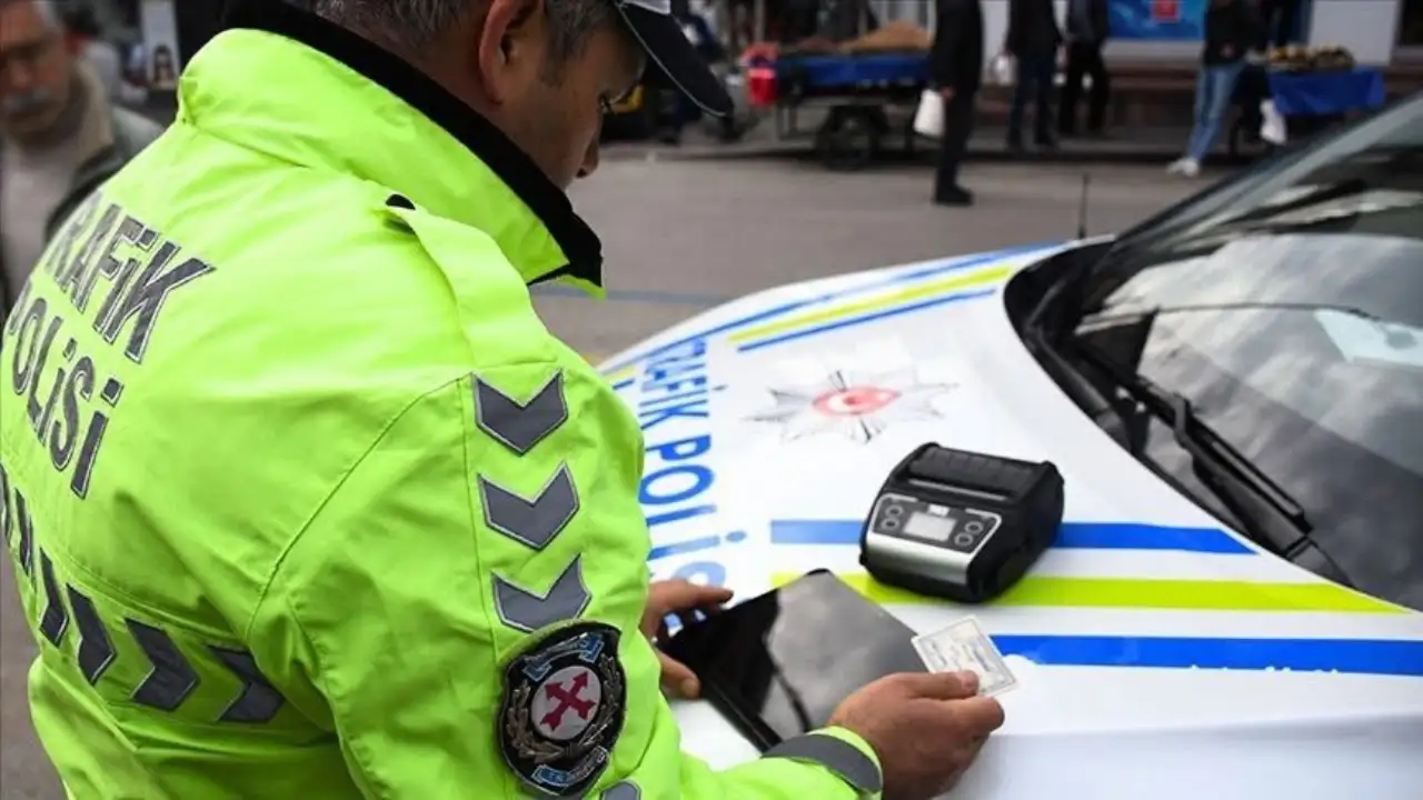 Siverek'te Yolların G&ouml;n&uuml;ll&uuml; N&ouml;bet&ccedil;isinden Sitem Dolu İtiraz