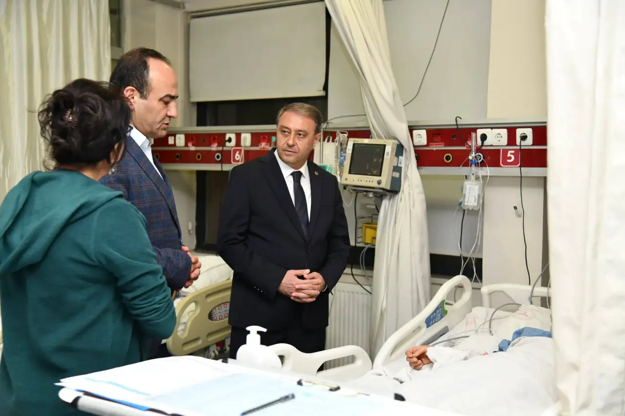 Siverek&rsquo;teki Okul Baskını Sonrası Devlet Seferber Oldu: Vali Hasan Şıldak Yaralıları Ziyaret Etti!