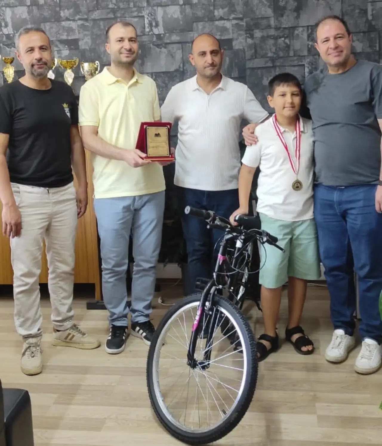 Siverekli Öğrenci Kitap Sevgisiyle Şanlıurfa Birincisi Oldu