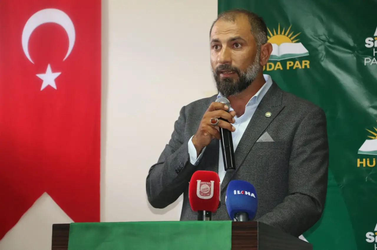 Siyasi Tahamm&uuml;ls&uuml;zl&uuml;k Engeline Sosyal Medya Şoku: Bozova'da Salon Krizi B&uuml;y&uuml;yor!