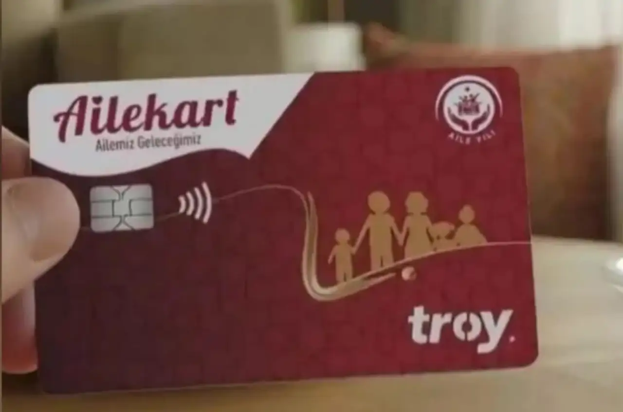 Sosyal Yardım Alanlara B&uuml;y&uuml;k Kolaylık: Aile Kartı Artık Banka Dışında 10 Yeni Noktadan Alınabilecek