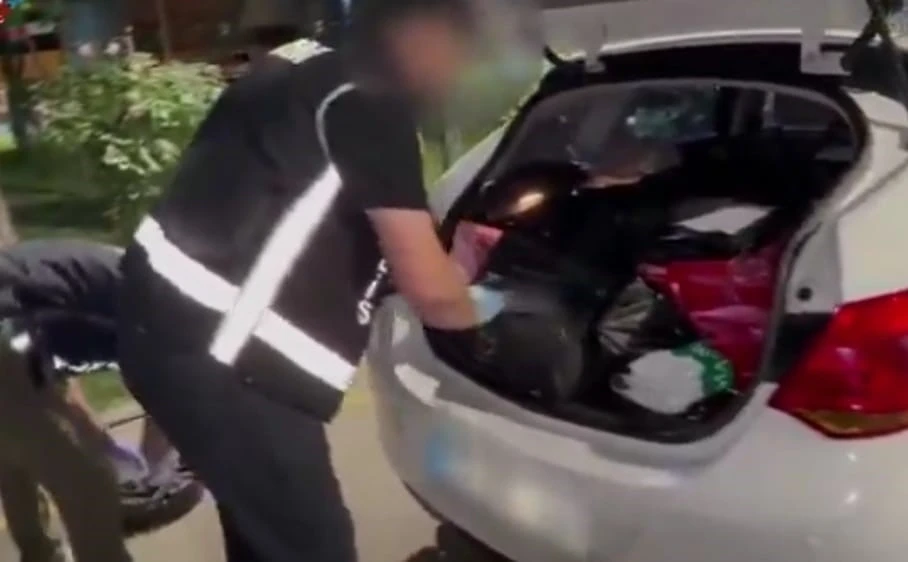 Torpidoya Gizlenen Kaçak Ürünler Tek Tek Ortaya Çıkarıldı