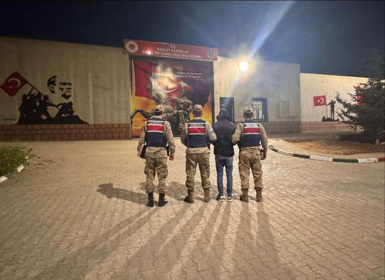 Uyuşturucuya Geçit Yok: Motosiklet Heybesinden 3 Kilogram Kubar Esrar Çıktı