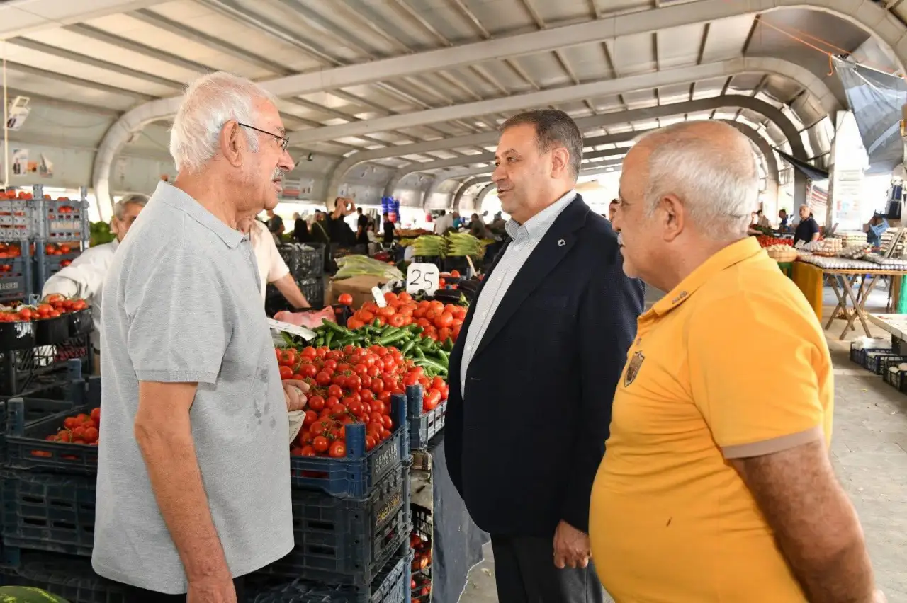 Vali Şıldak Pazar Esnafıyla Bir Araya Geldi 