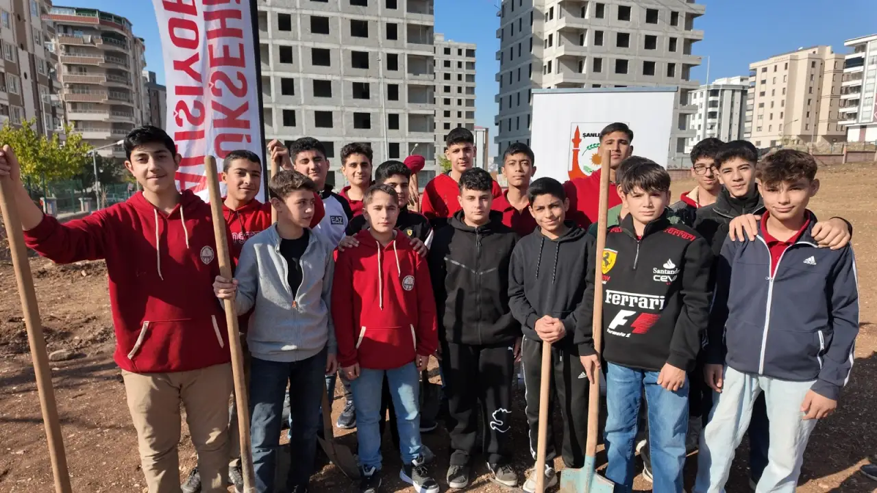 Yeşeren Okullar Projesi ile Şanlıurfa’da Fidanlar Umuda Dönüşüyor