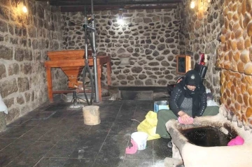 155 Yıllık Gelenek: Şırnak'ta Su Değirmeninde Tahin Üretimi