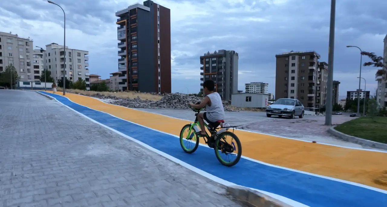 3 Mahalle Bisiklet Yollarına Kavuştu