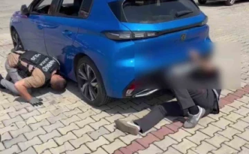 Adana'da Otomobilde 2 Kilo 200 Gram Esrar Ele Geçirildi