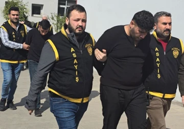 Adana'da Park Halindeki Aracın Çalınmasıyla İlgili 2 Zanlı Tutuklandı