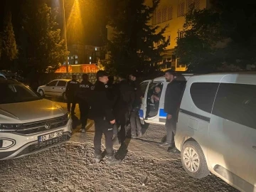 Adıyaman'da Maytap Paniği: Binalar Boşluğuna Atılan Maytaplar Polisi Alarm Durumuna Geçirdi