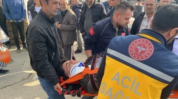 Adıyaman'da Motosiklet Kazası: Cam Duvara Çarpan Sürücü Yaralandı