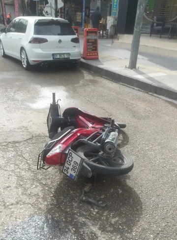 Adıyaman'da Motosiklet Kazası: Yaya Ağır Yaralandı