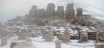 Adıyaman’da Nemrut Dağı Yeniden Beyazlar İçinde