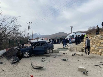 Adıyaman'da Okul Bahçesine Dalan Otomobil Kaza Yaptı