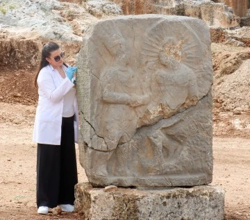Adıyaman'da Tarihi Dokunuş: 2100 Yıllık Tokalaşma Anıtı ve Yazıt Perre Antik Kenti'nde Sergilenecek