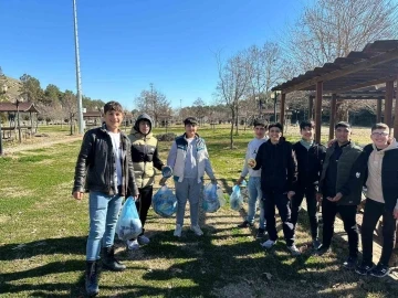 Adıyaman'daki Lise Öğrencilerinden Çevre Temizliği Hareketi
