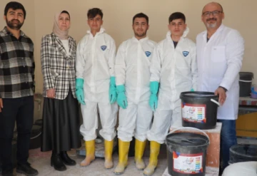 Adıyaman Meslek Lisesi Öğrencileri Boya Üretiyor