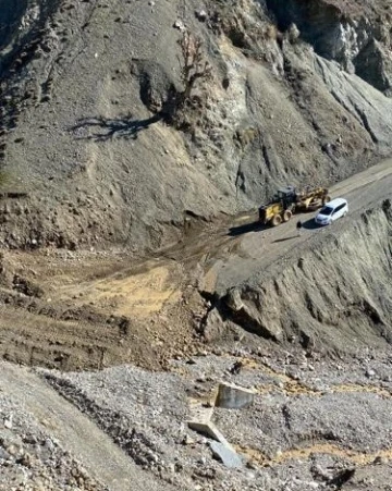 Adıyaman Sincik'te Heyelan Sonucu Kapanan Yollar Açılıyor