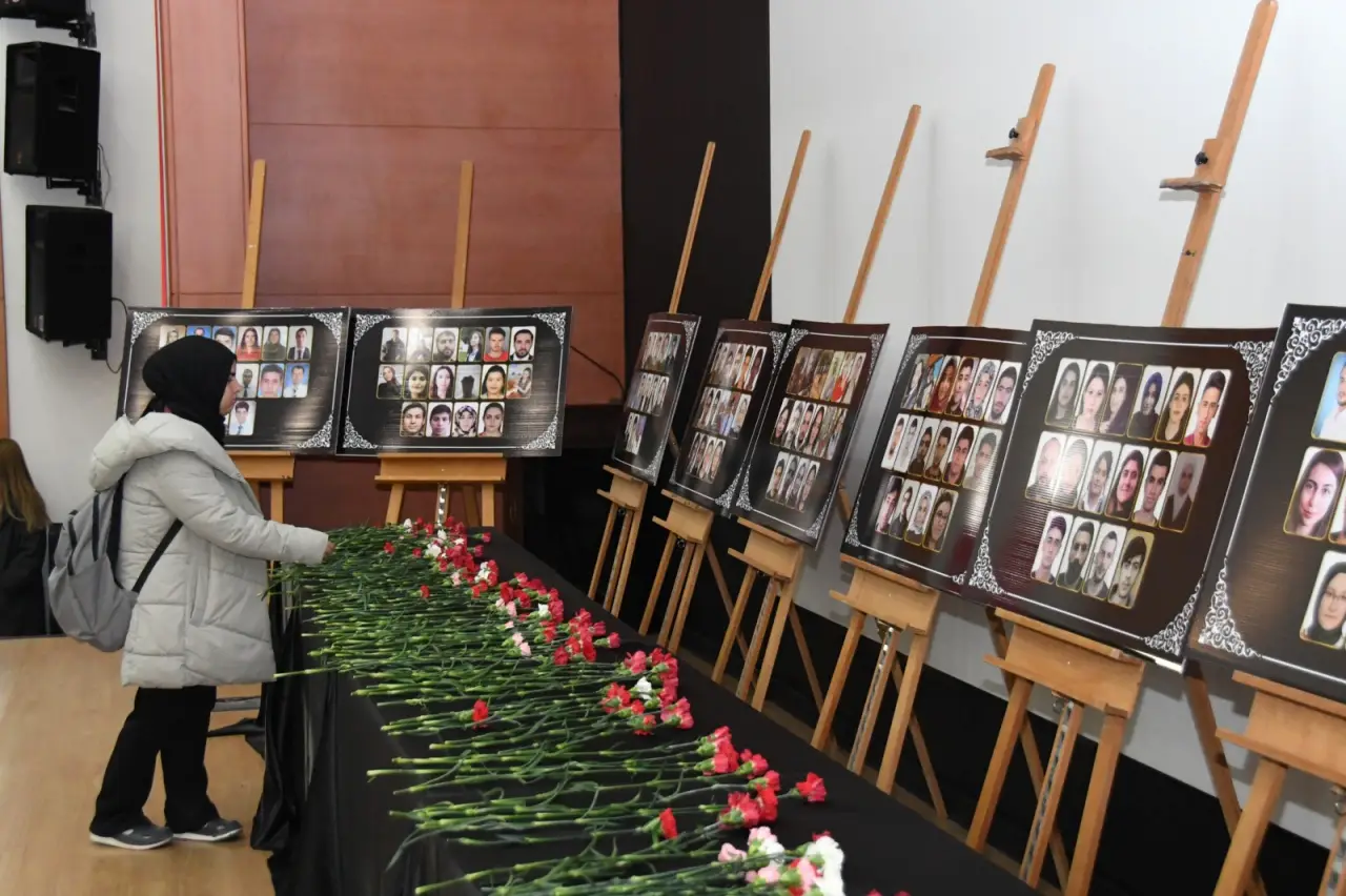 Adıyaman Üniversitesi'nden Anlamlı Tören Depremde Hayatını Kaybedenler Unutulmadı