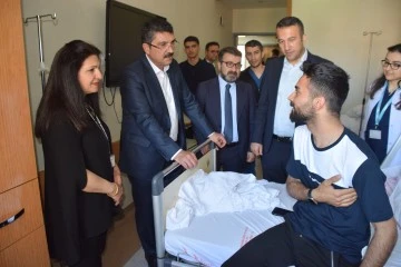 AK Parti Batman Milletvekili Ferhat Nasıroğlu, Hastaların Bayramını Kutladı
