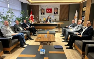 AK Parti Mardin İl Başkanı Vahap Alma, İlçe Belediye Başkanlarıyla Toplantı Yaptı