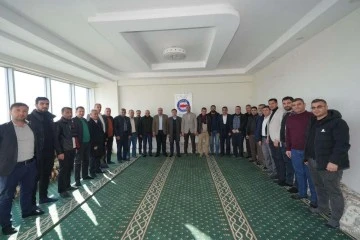 AK Parti'nin Siverek Belediye Başkan Adayı Bucak, Eğitim Bir-Sen'i Ziyaret Etti