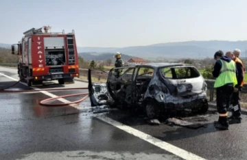 Anadolu Otoyolu'nda Yangın: Araç Kullanılamaz Hale Geldi