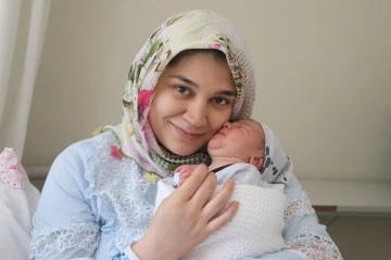 Anneler Günü'nde Gaziantep'te Doğum Yapan 12 Kadının Mutluluğu