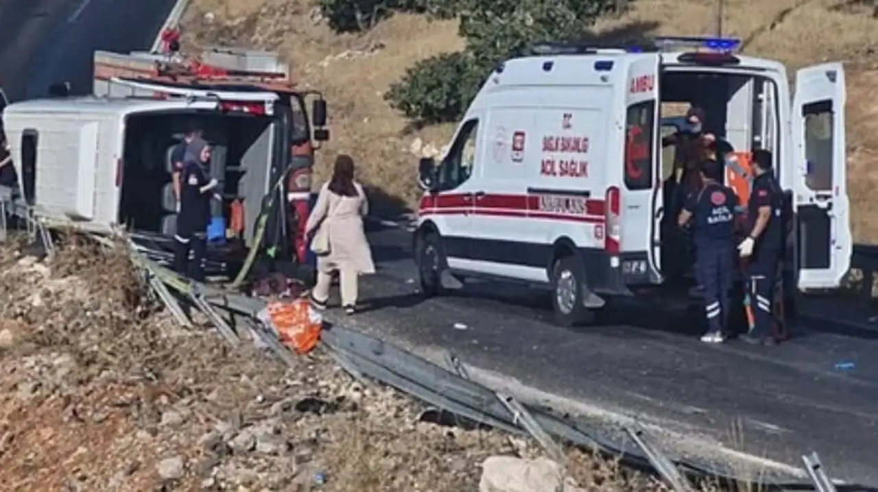 Baba Ziyaretinden D&ouml;nerken Gelen Acı Haber: 18 Yaşındaki Gen&ccedil; Hayatını Kaybetti