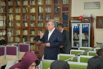 Başkan Beyazgül'den Gençlere Özel Ziyaret: Kütüphanede Ders Başında