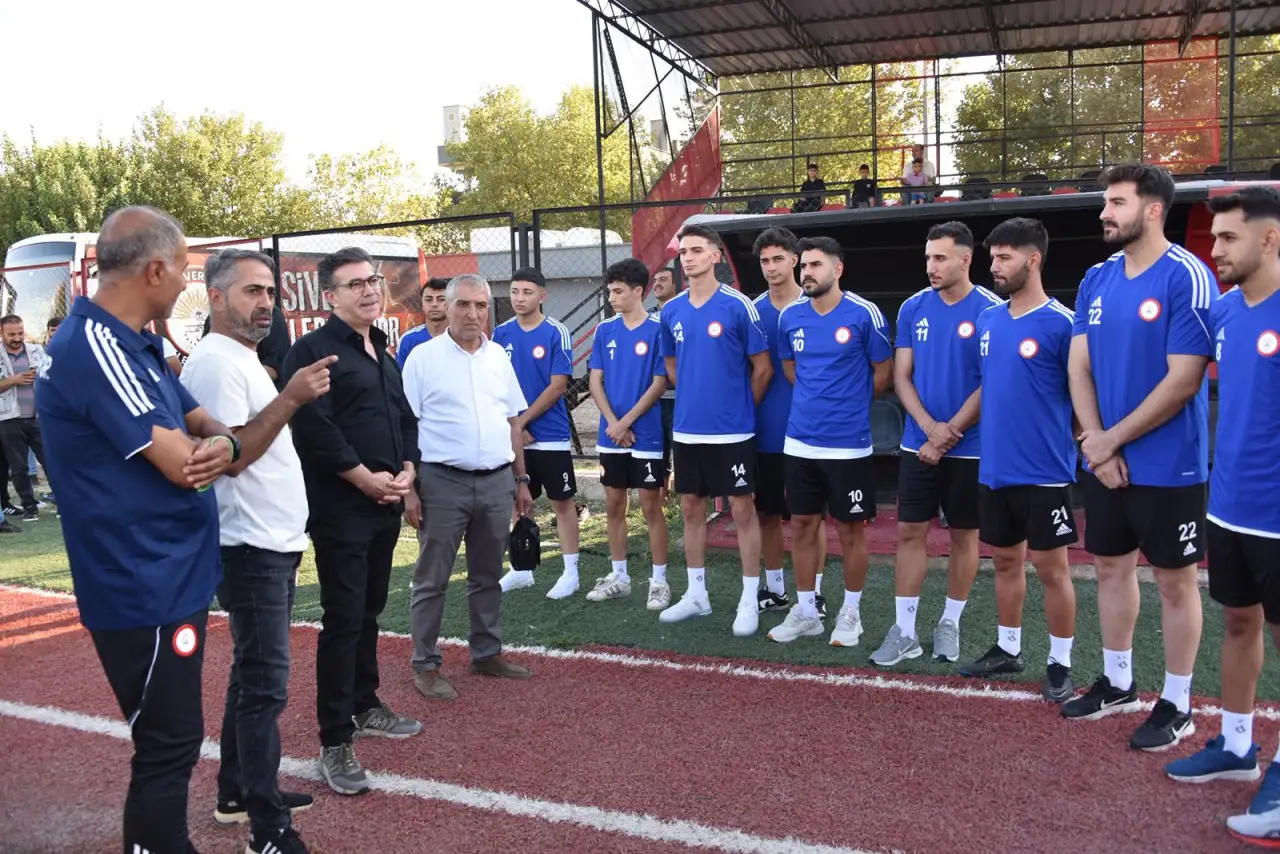 Başkan Bucak’tan Siverek Belediyespor’a moral ziyareti